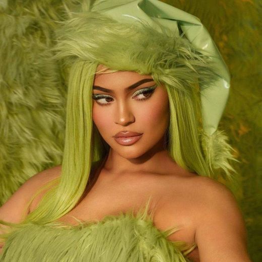 Kylie x the grinch 💚