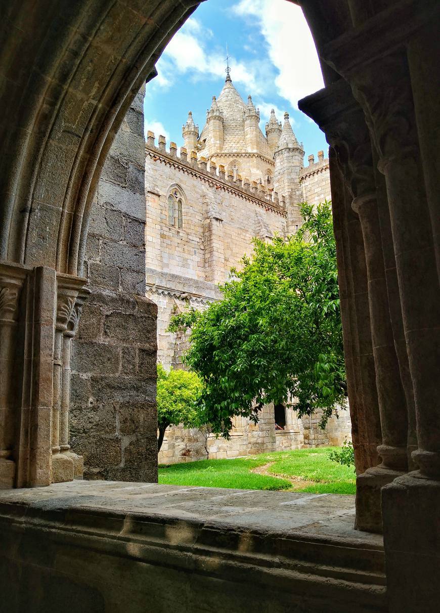 Place Catedral de Évora