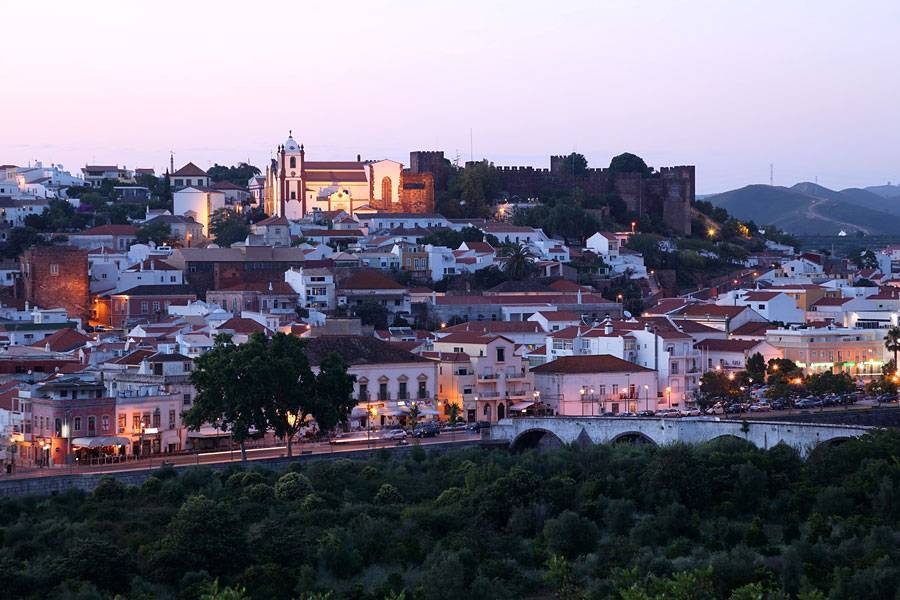 Place Silves