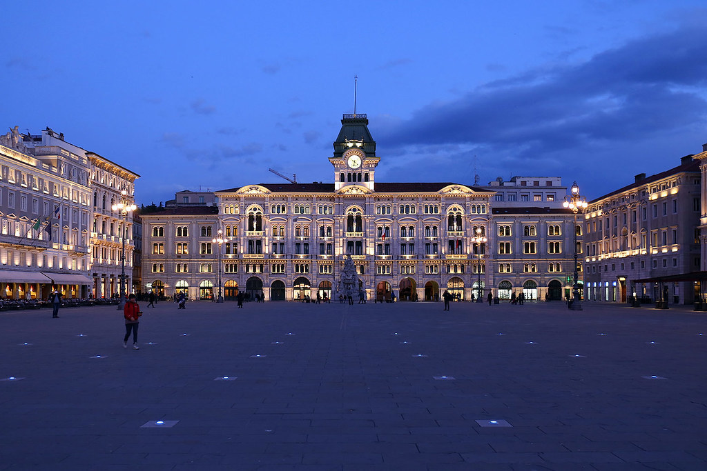 Place Piazza Unità d'Italia