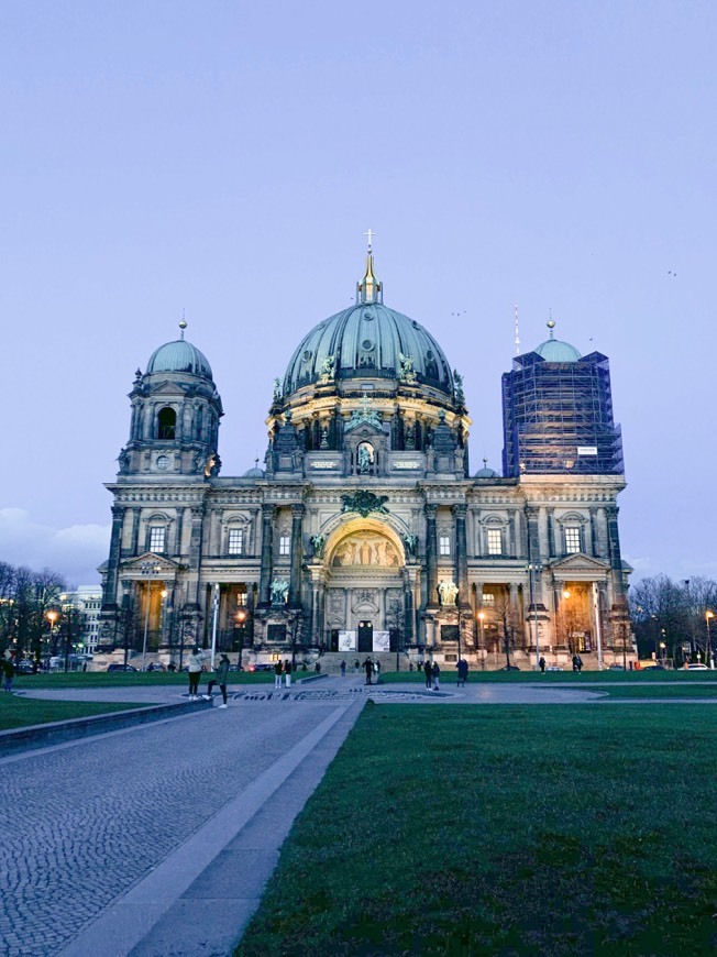 Lugar Catedral de Berlín