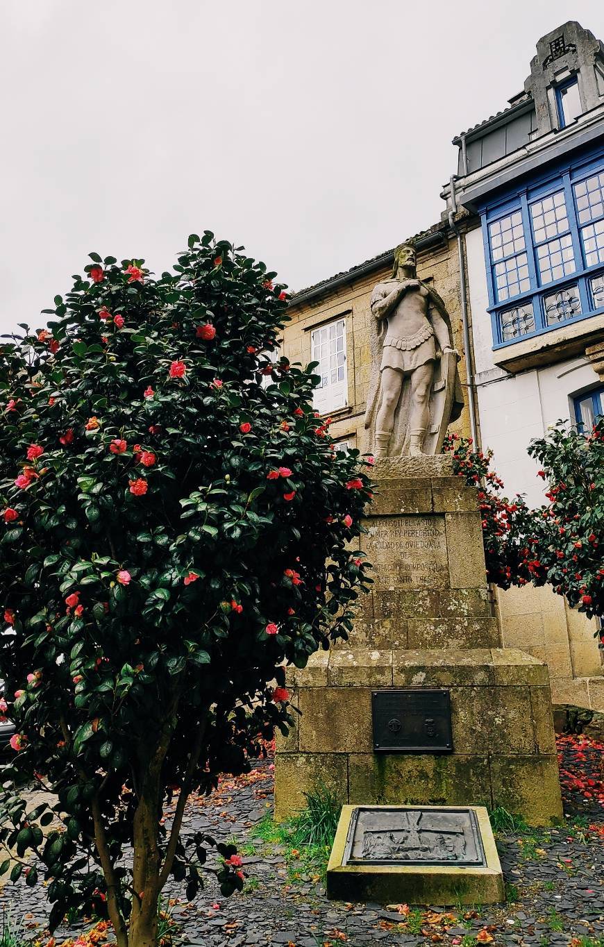 Lugar Estatua del Rey Alfonso II de Asturias, El Casto