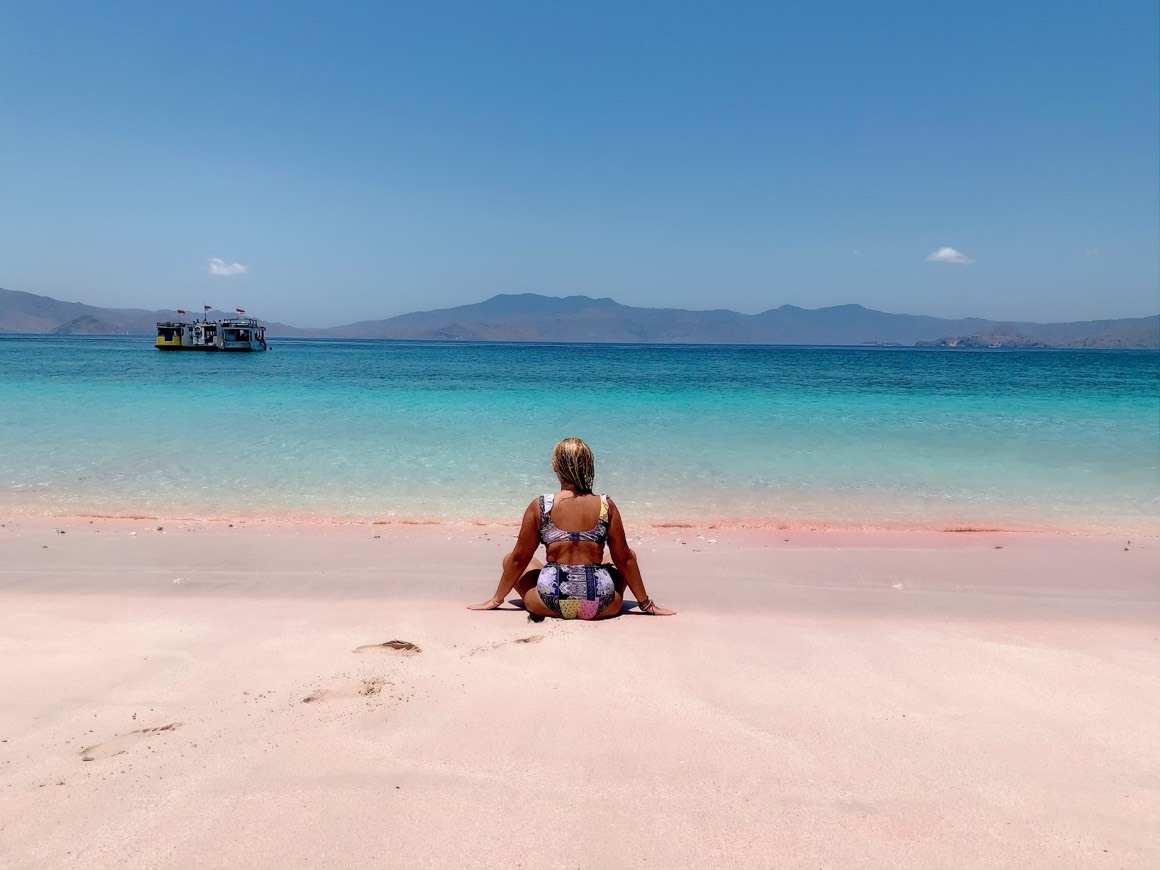 Place Pink Beach