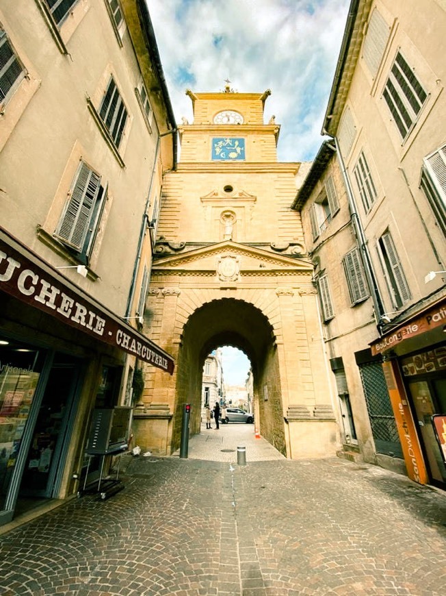 Lugares Tour de l'horloge