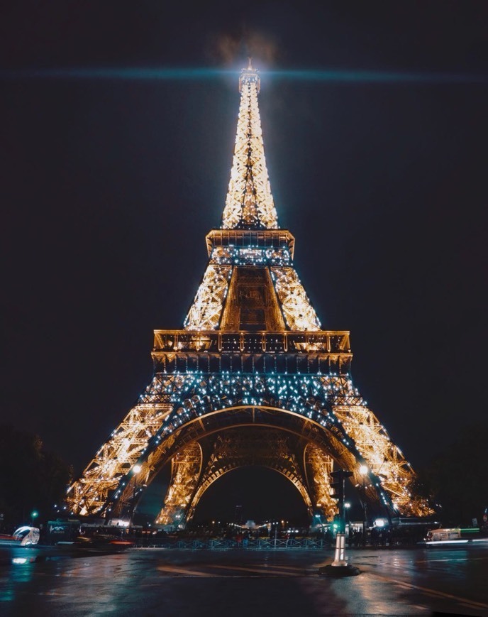 Place Torre Eiffel