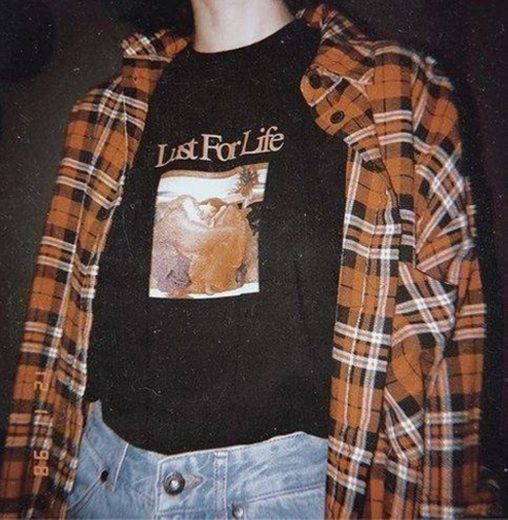 camiseta grunge vintage