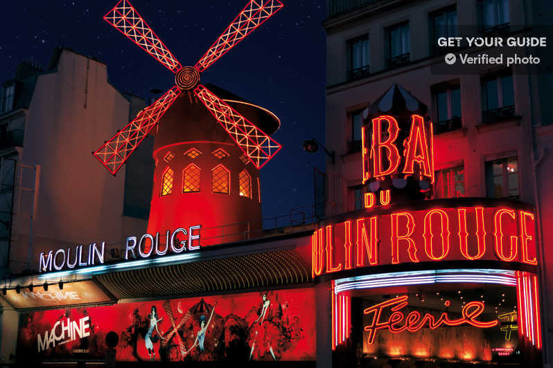 Place Moulin Rouge