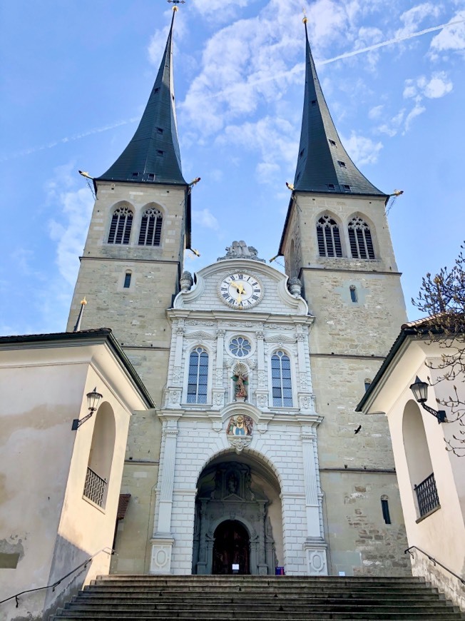 Place Church of St. Leodegar