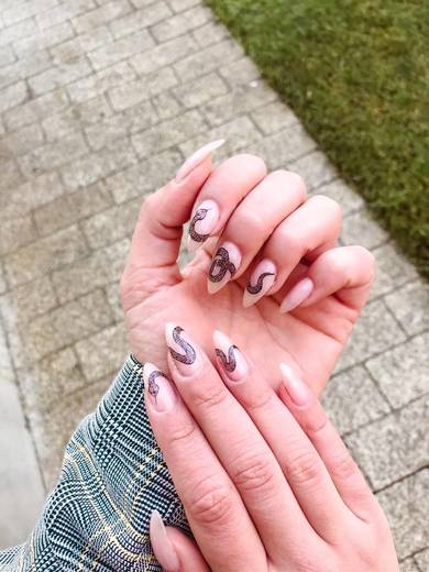 Unhas de gel c/cobra