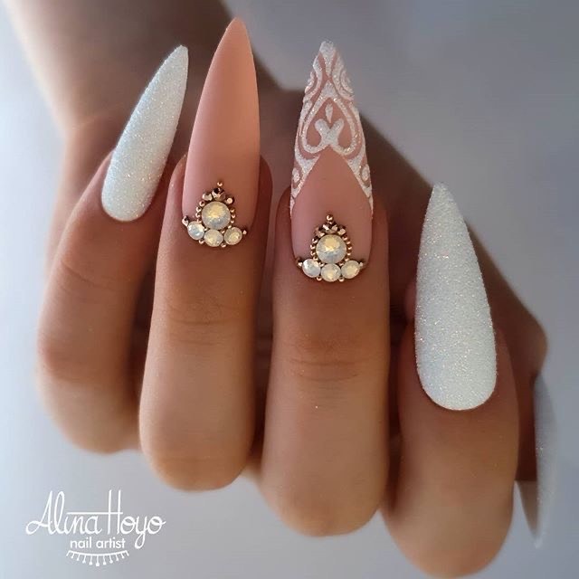 Moda Nails