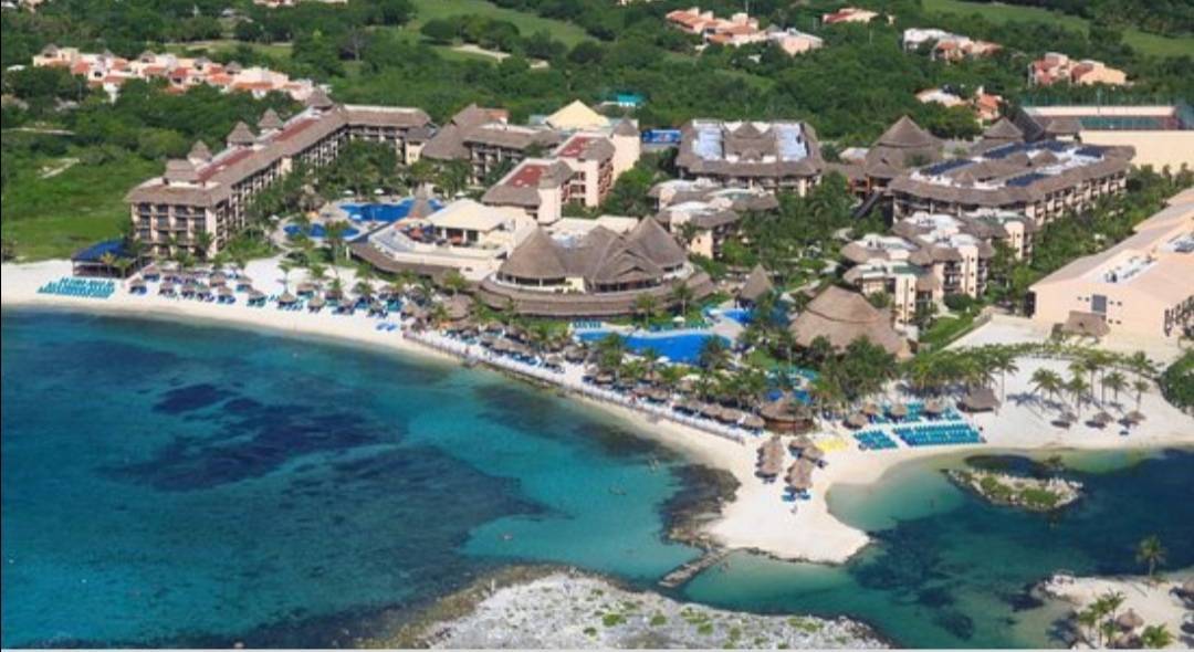 Catalonia Yucatán Beach
