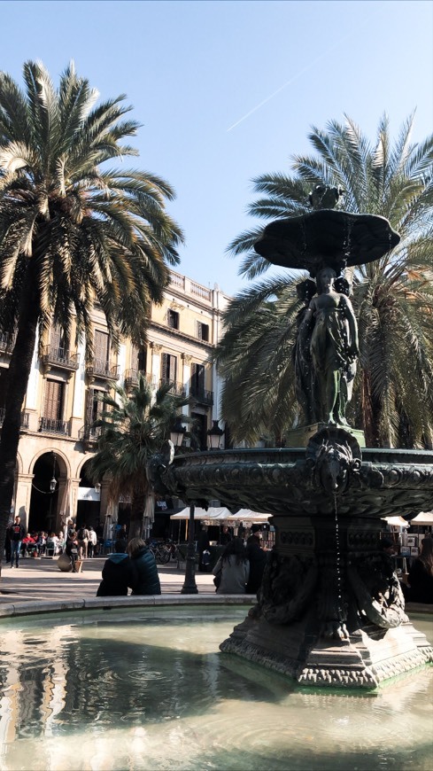Place Plaça Reial