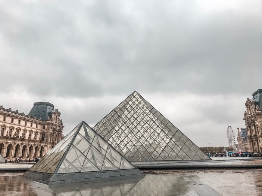 Place Museo del Louvre