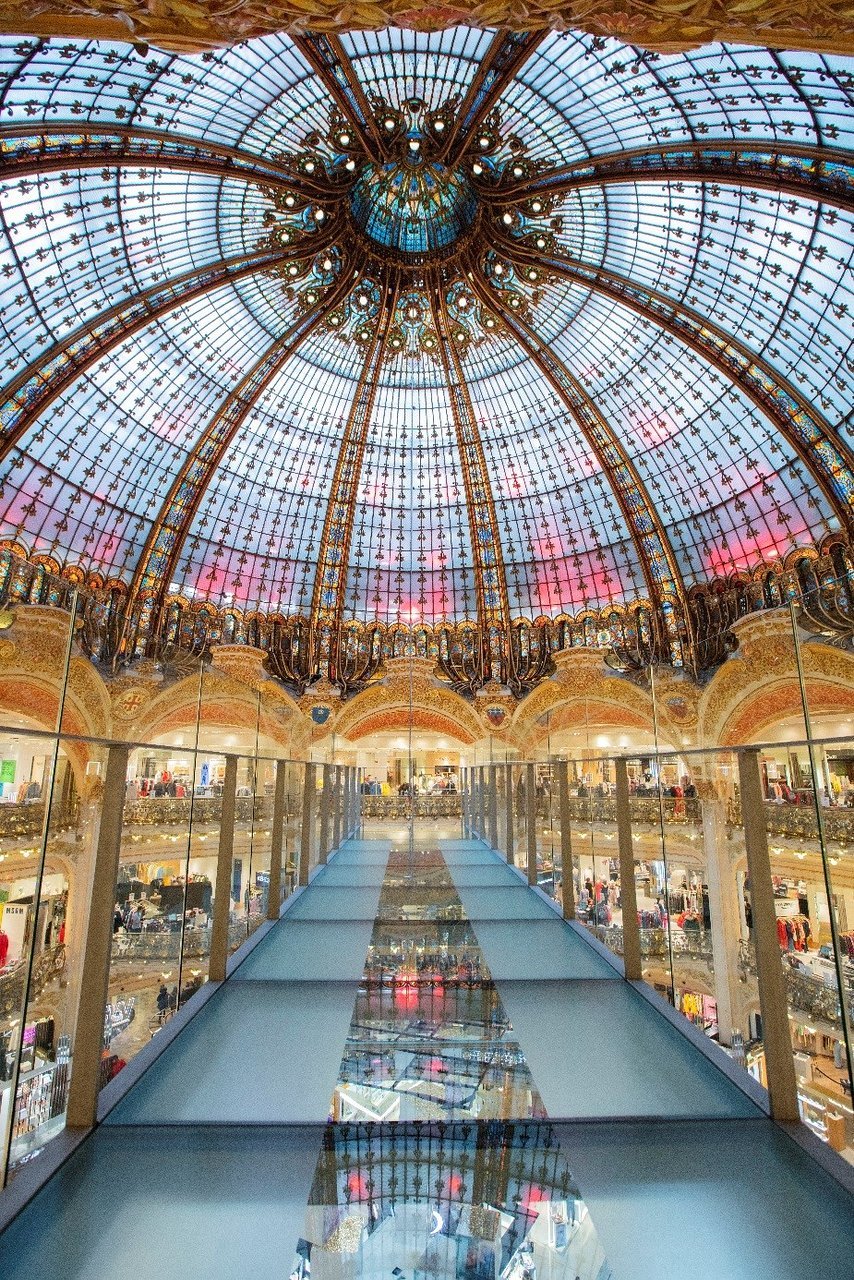 Place Galeries Lafayette - Shopping Welcome Center