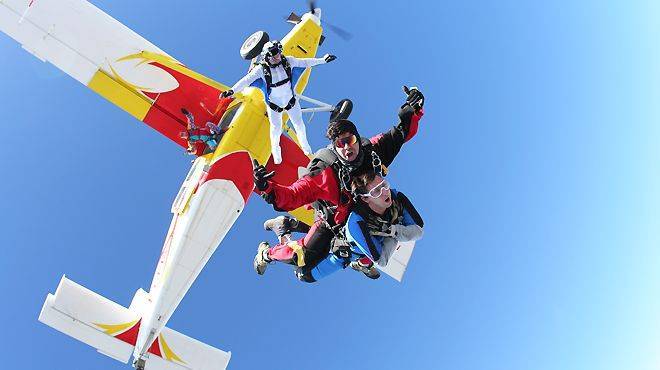 Moda Saltos de Paraquedas - Skydive Portugal - Damos Asas à Felicidade