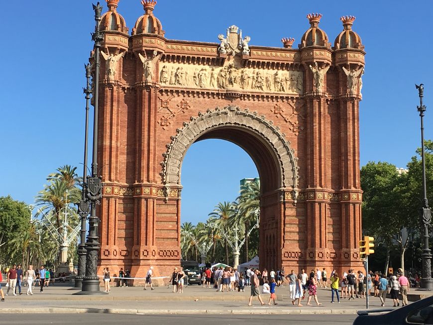 Place Arc de Triomf