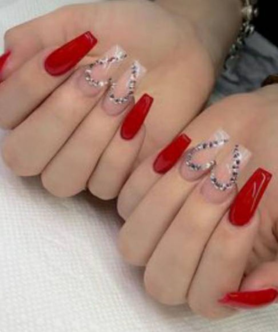 Moda Red Nails