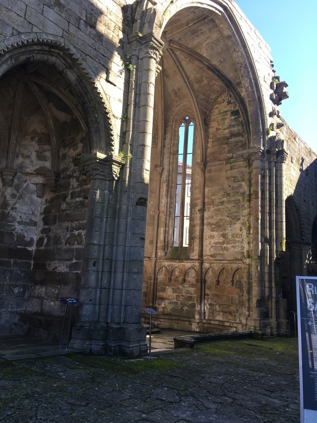 Lugar Ruínas de Iglesia de Santo domingo