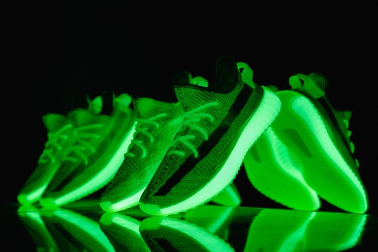 Producto Yeezy Boost 350 V2 Glow