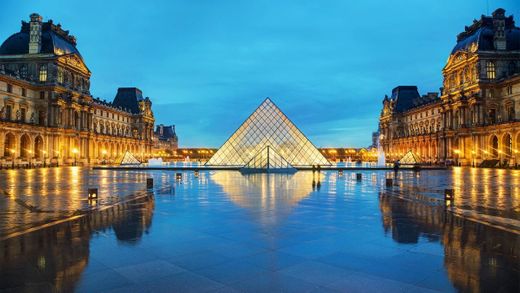 Louvre Museum 