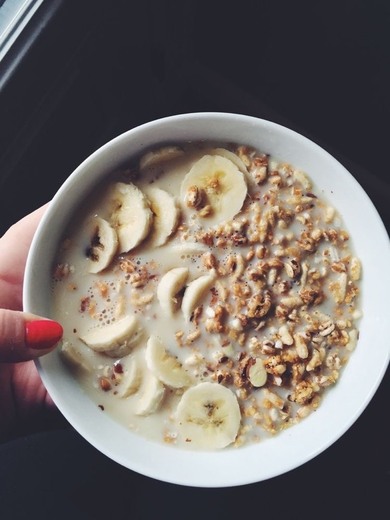 Leite de Amêndoa com Granola, Amêndoa, Granola e Banana