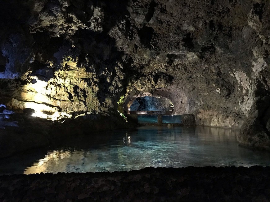 Lugar Grutas de São Vicente