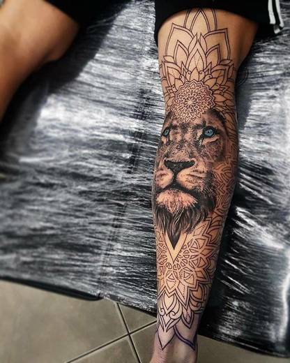 Lion tattoo leg