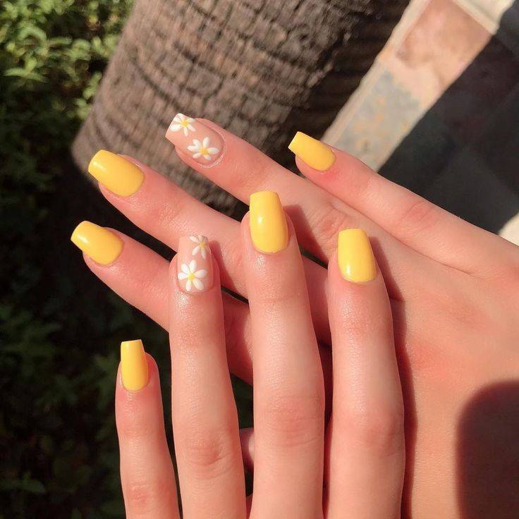 Moda Unhas amarelas🌻