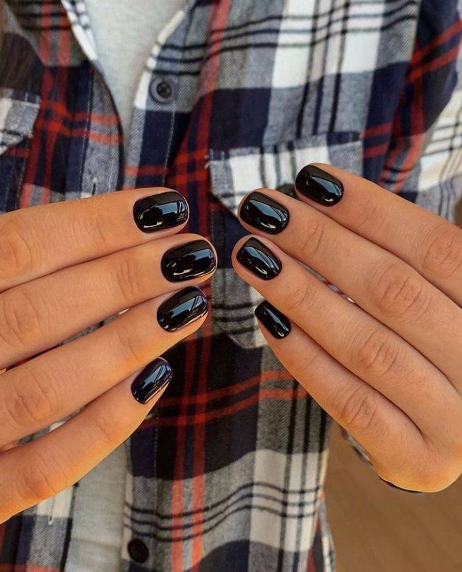 Fashion Black nails are beautiful too 