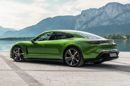 Social Porsche Taycan Turbo S