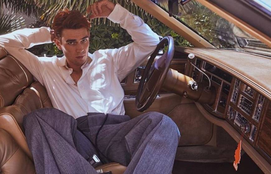 Social Kj Apa