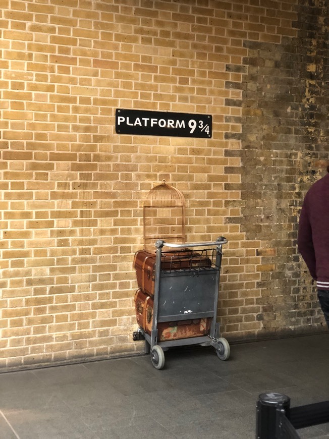 Lugar The Harry Potter Shop at Platform 9¾