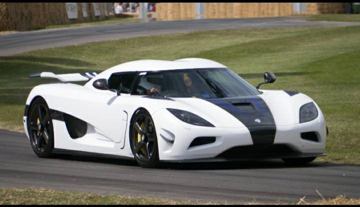 Moda Koenigsegg Agera