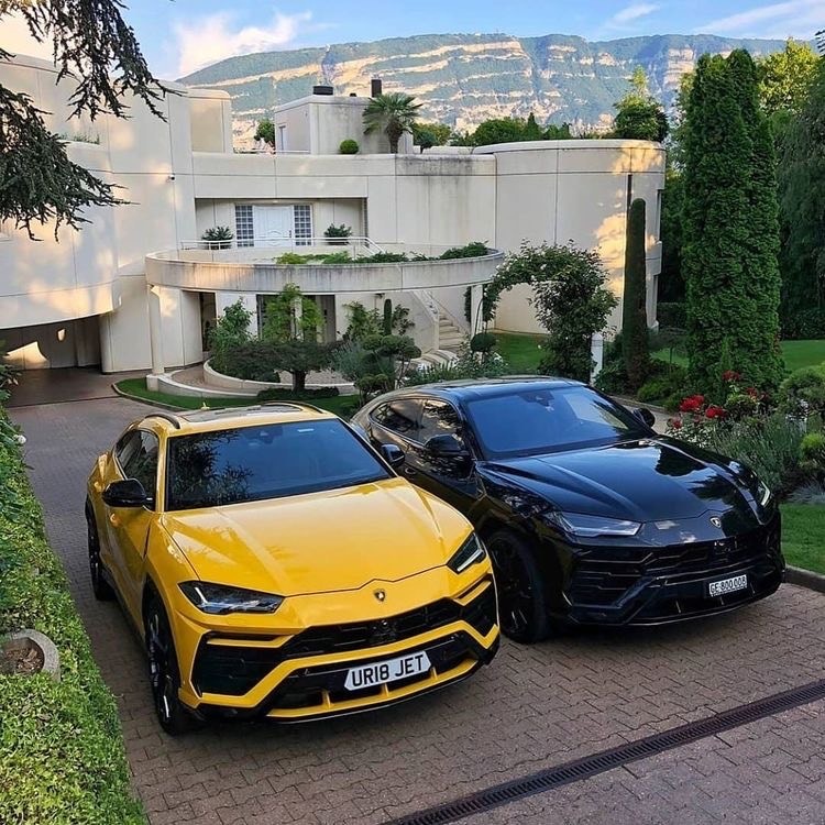 Social LAMBO URUS