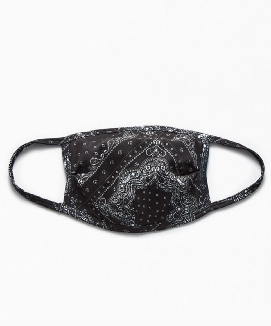 Producto PacSun Black Paisley Face Mask