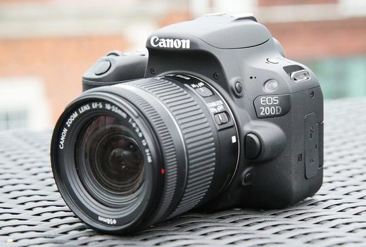 Canon 200D