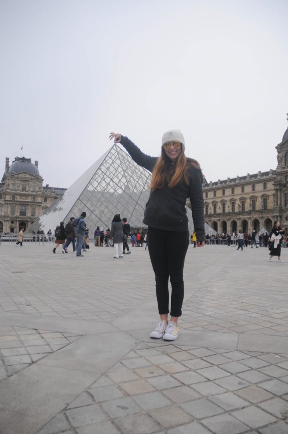 Place Museo del Louvre