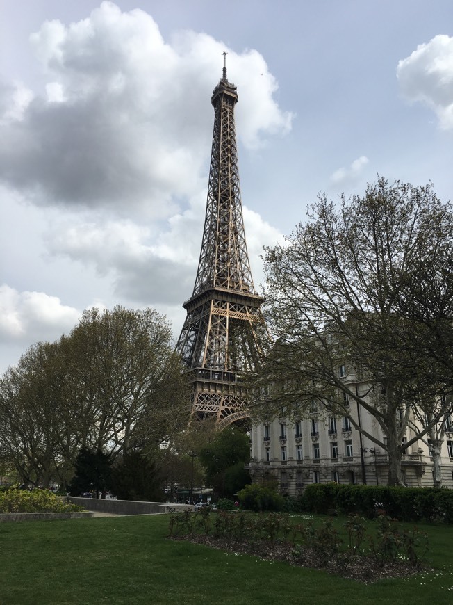 Place Torre Eiffel