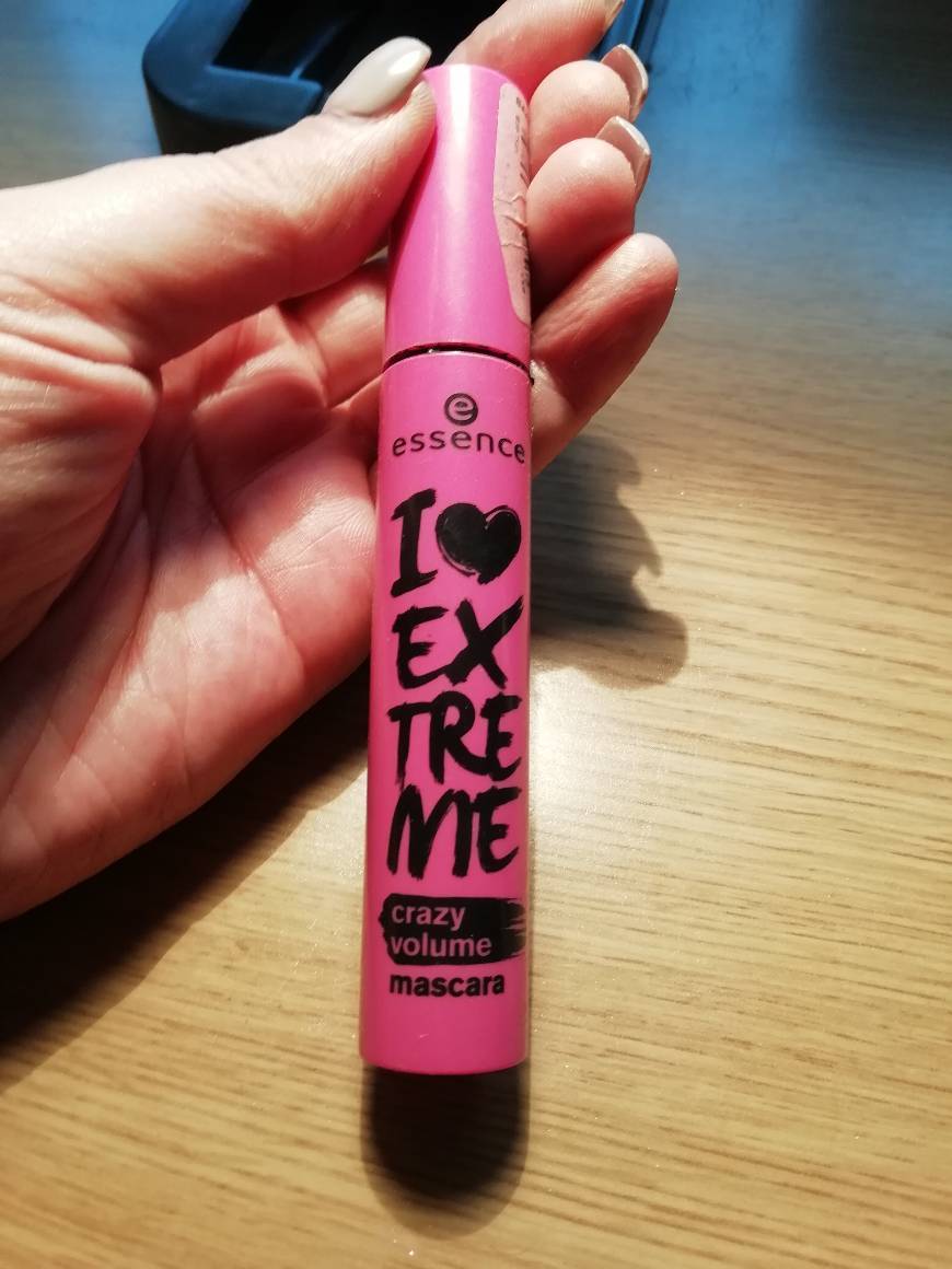 Product Essence mascara extreme crazy volume