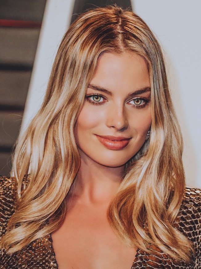 Fashion MARGOT ROBBIE 🖤