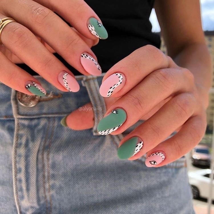 Social Nails