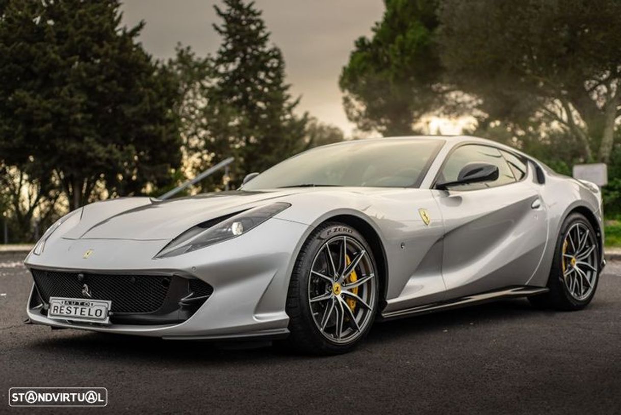 Social Ferrari 812 Superfast