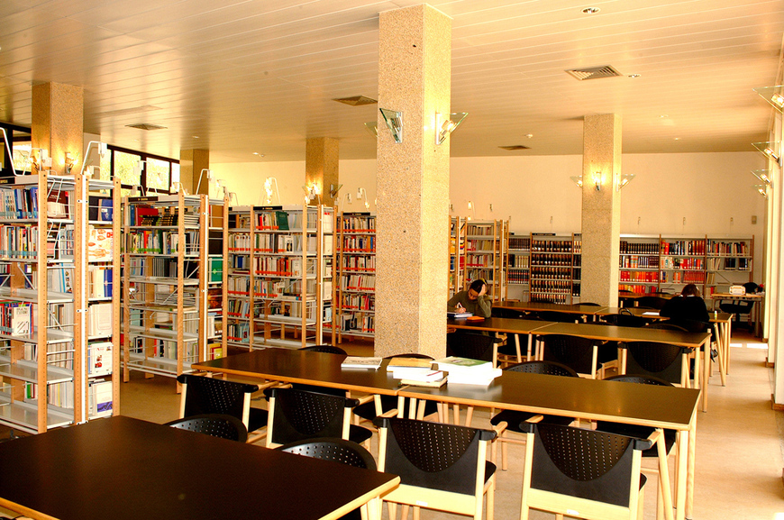 Lugar Biblioteca Municipal de Tomar Dr. António Cartaxo Da Fonseca