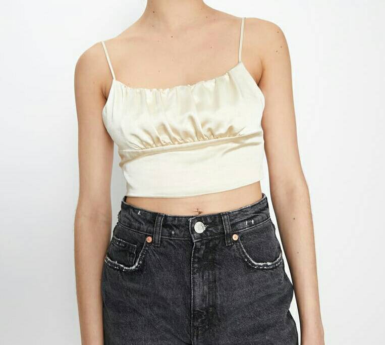 Moda ZARA - top cropped acetinado