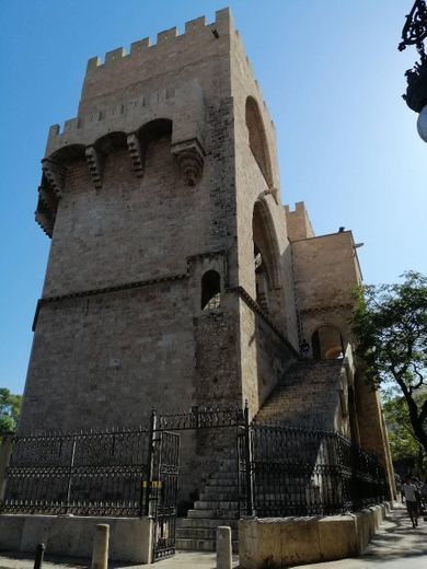 Place Torres de Serranos