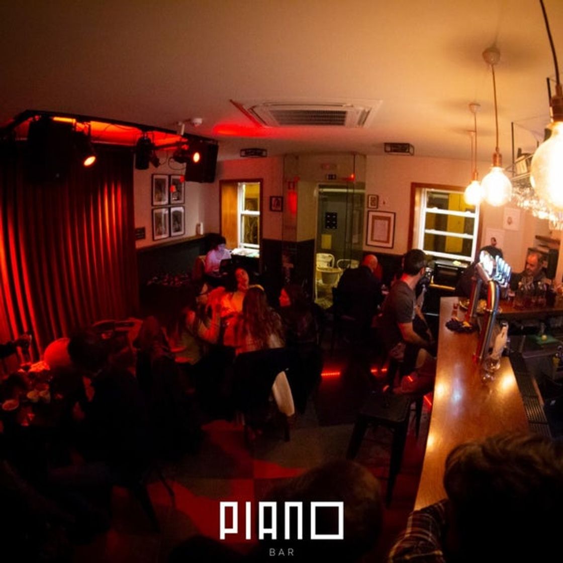 Restaurants Piano Bar