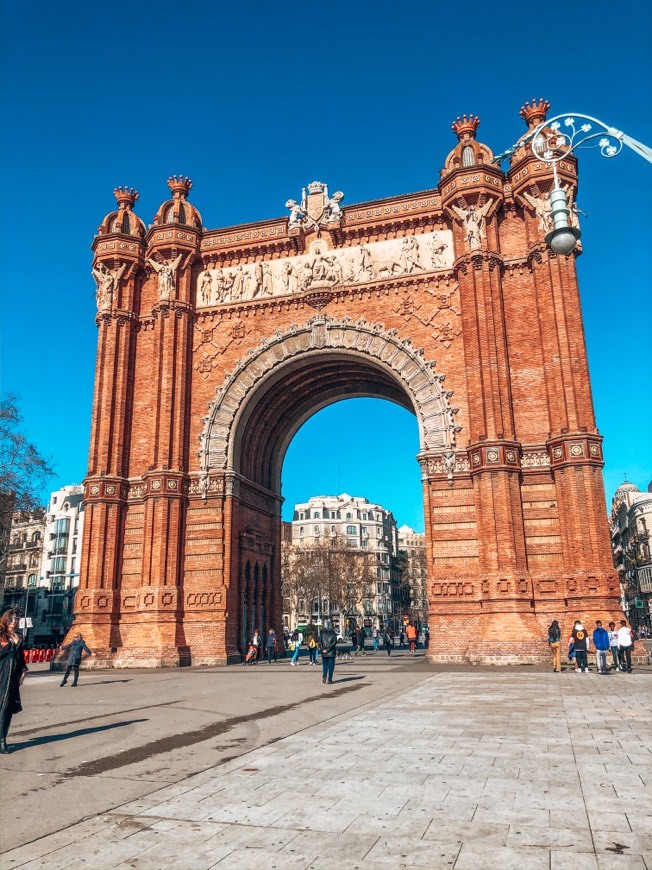 Place Arc de Triomf