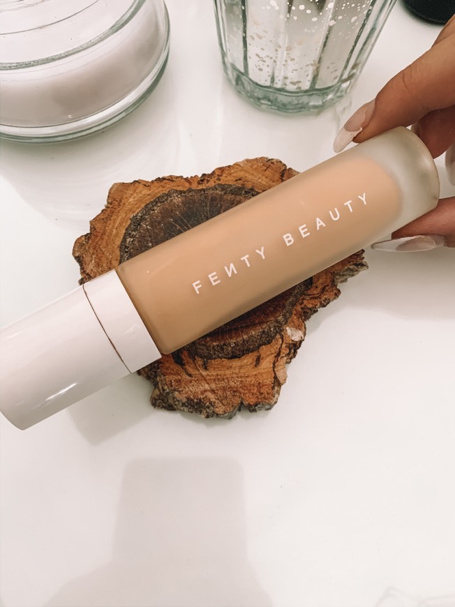 Products Fenty Beauty- Base 