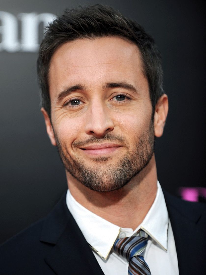 Fashion Alex O’LOUGHLIN 