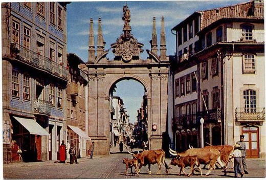 Arco da Porta Nova